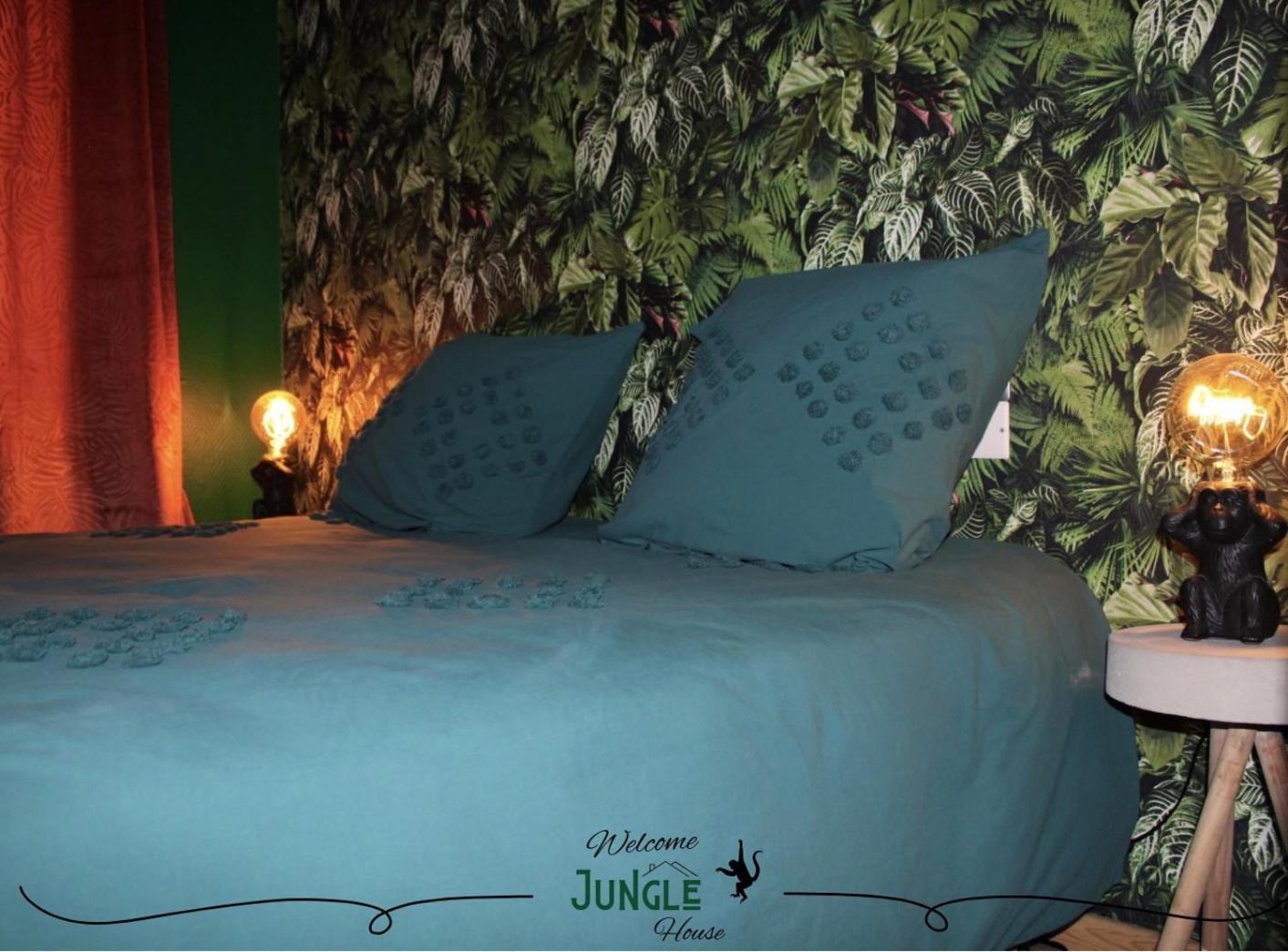 Holiday home Maison Jungle House: Spacious Gaming Retreat In *