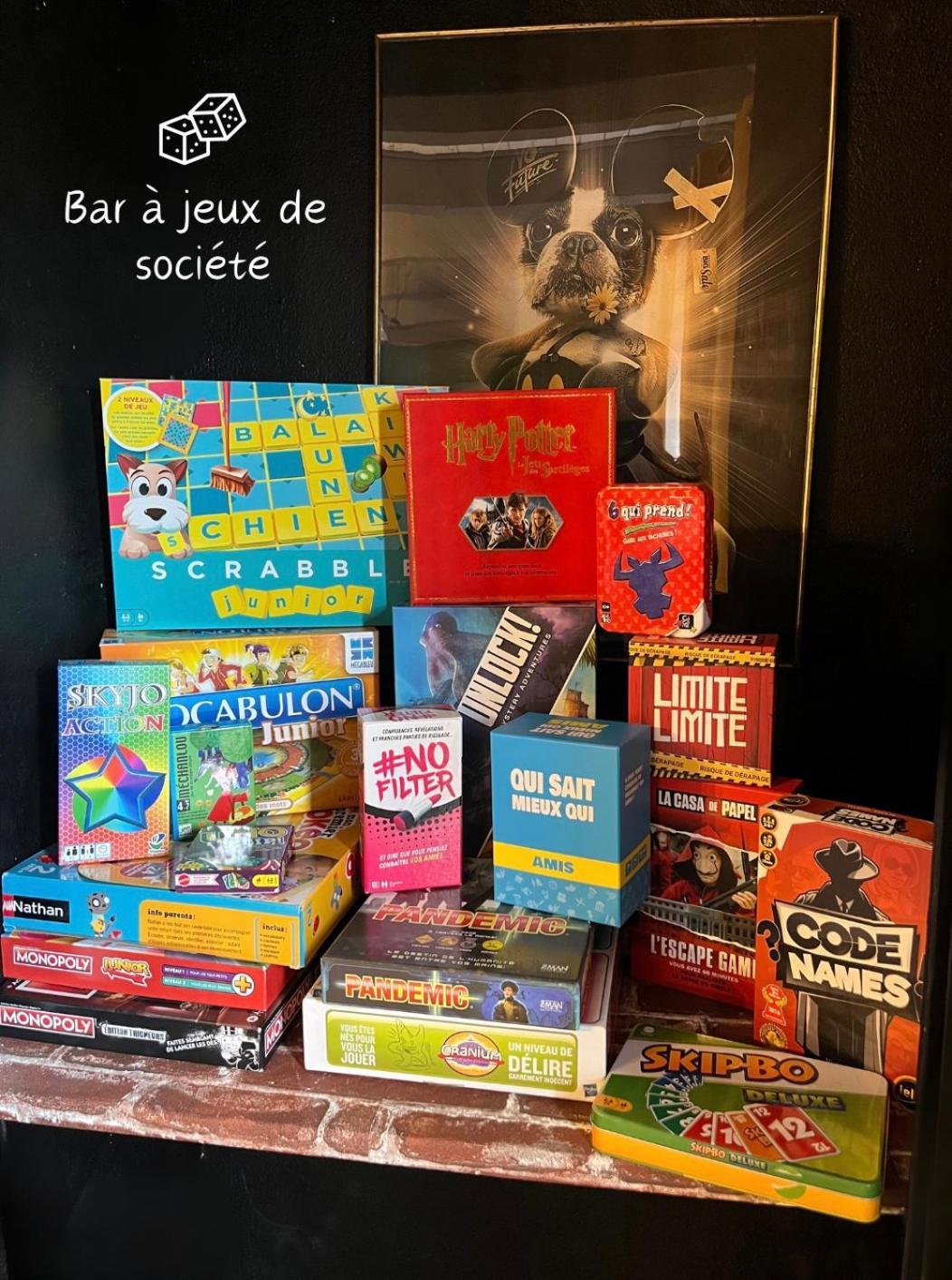 Maison Jungle House: Spacious Gaming Retreat In Holiday home Montbrison
