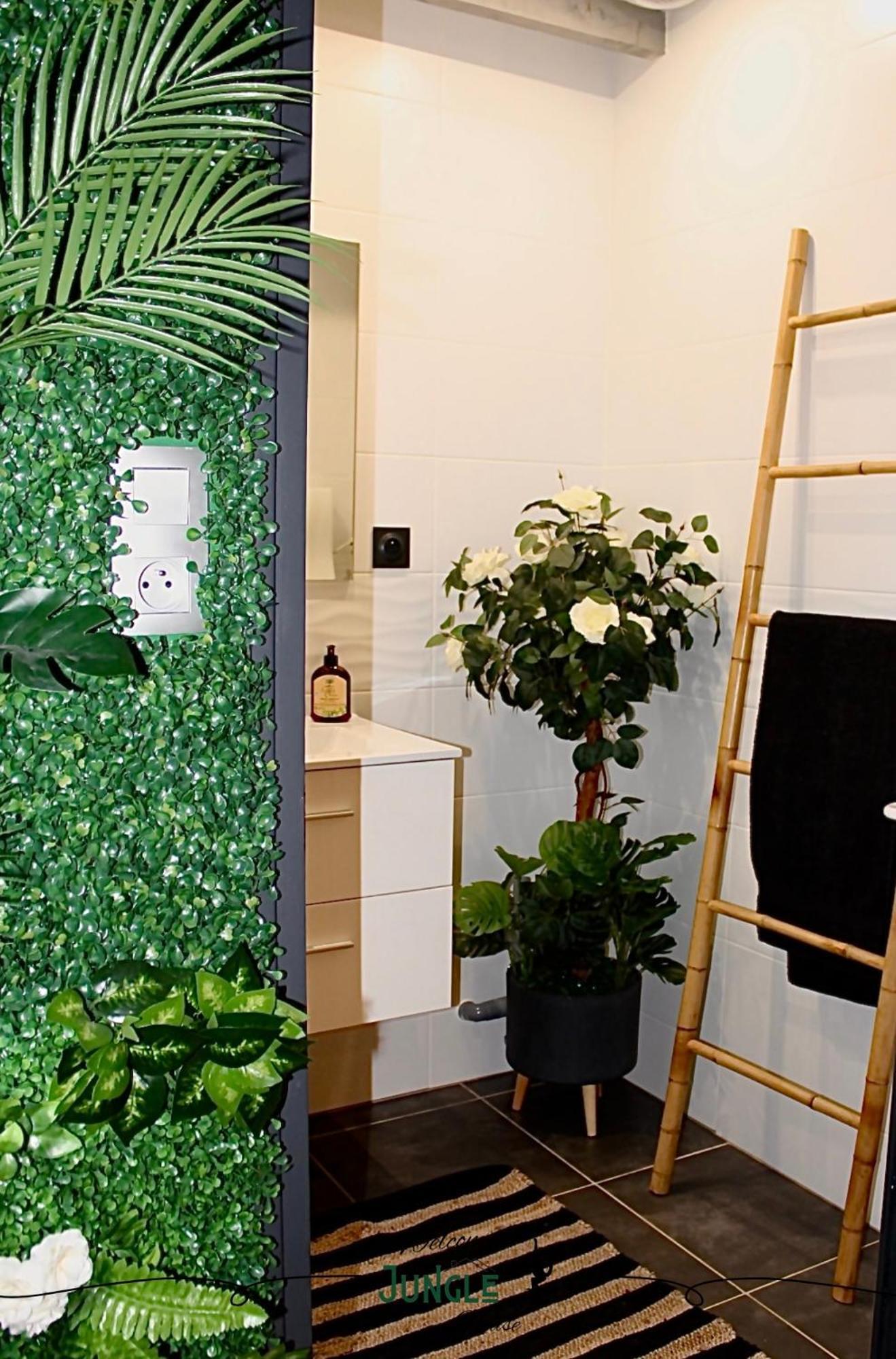 Maison Jungle House: Spacious Gaming Retreat In * Montbrison